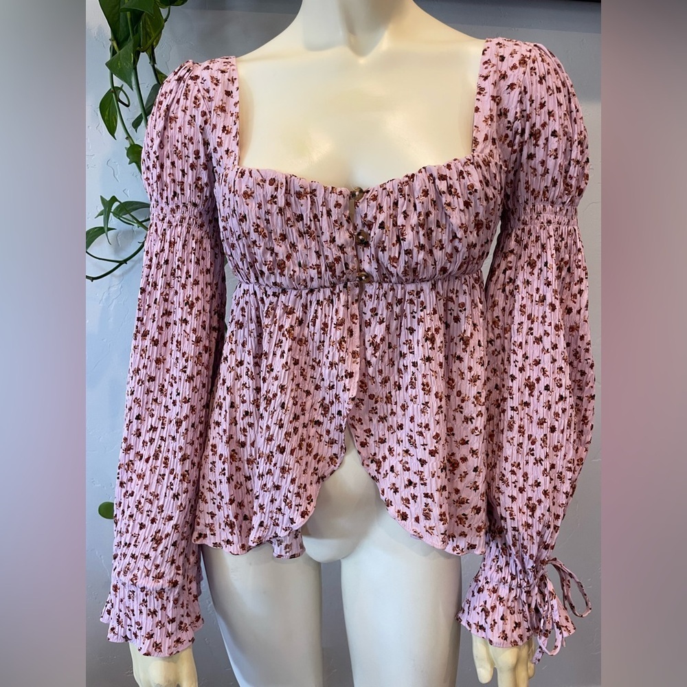 New urban, outfitters “Allie” tie sleeve Pink Floral Peasant flyaway Blouse Sz S